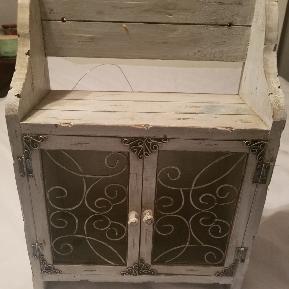 Small decorative cabinet